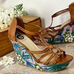 G by GUESS Y2K Strappy Tropical Fabric Wedge Sandals